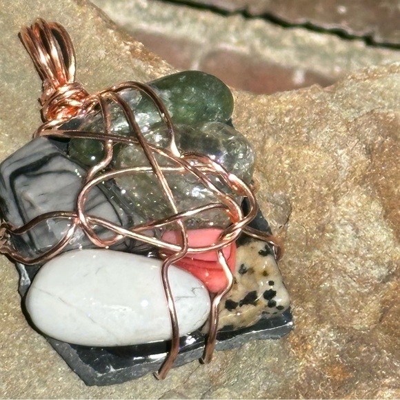 Necklace Pendant, Handmade assemblage Wire Wrapped real Stones Resin Set 4300 G - Picture 4 of 9